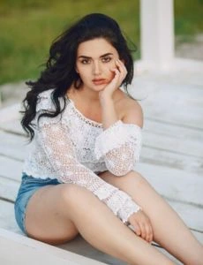VIP companion girl in Shohratgarh – discreet service